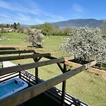 Countryside Retreat, Jacuzzi, Panoramic Views *
